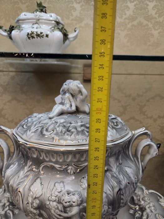 Grande terrina em porcelana
