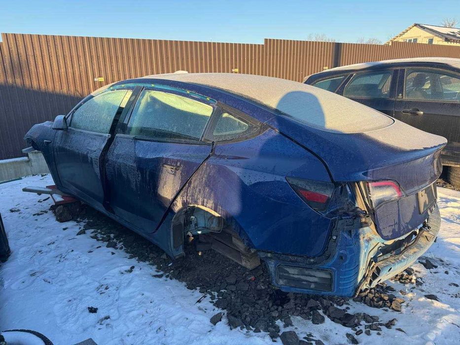 РОЗБІРКА Tesla Model 3 2018 крило бампер двері