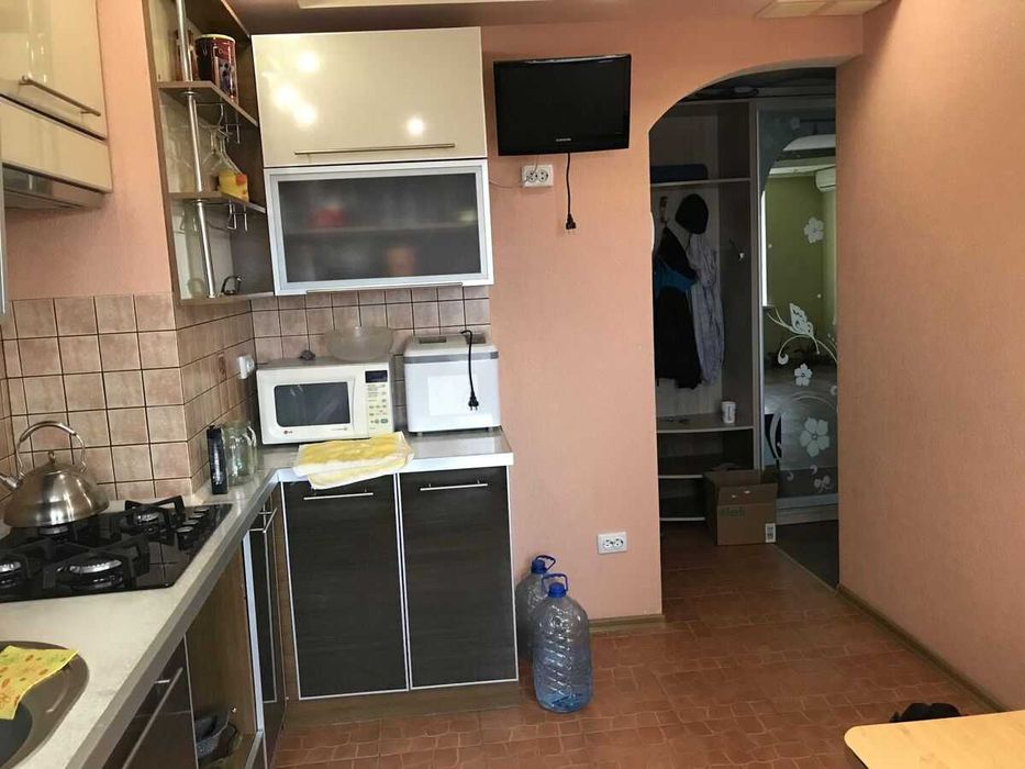 Продажа 3-х комнатной квартиры. Район Артема