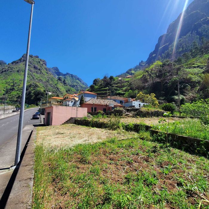 Casa com 365m2 de terreno, Serra de Água - Ribeira Brava