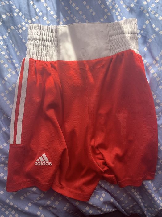 Боксерська форма adidas дві форми,червона та синя