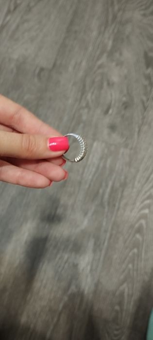 Продам серебряный крестик и кольца