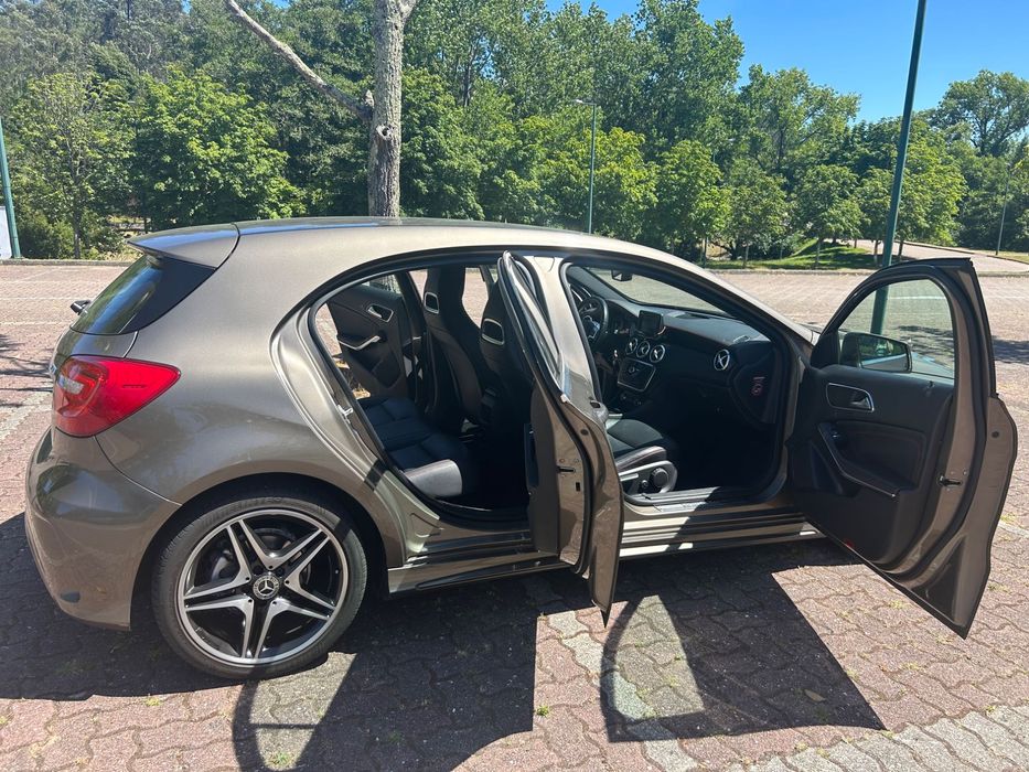 A venda Mercedes A200 com o pack amg line
