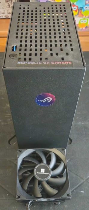 Obudowa mini ITX z zasilaczem i chlodzeniem