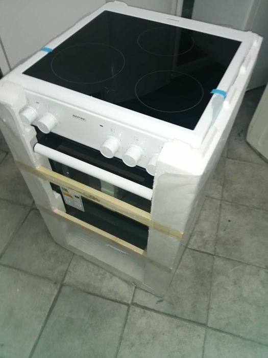 Kuchenka ceramiczna MPM 53 KEC 30 , nowa, oryginalnie zapakowana