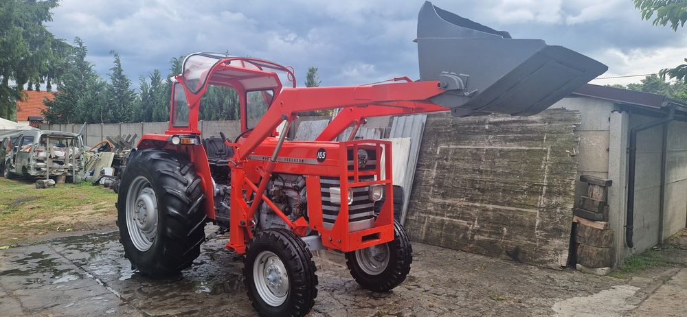 Ciągnik rolniczy massey ferguson