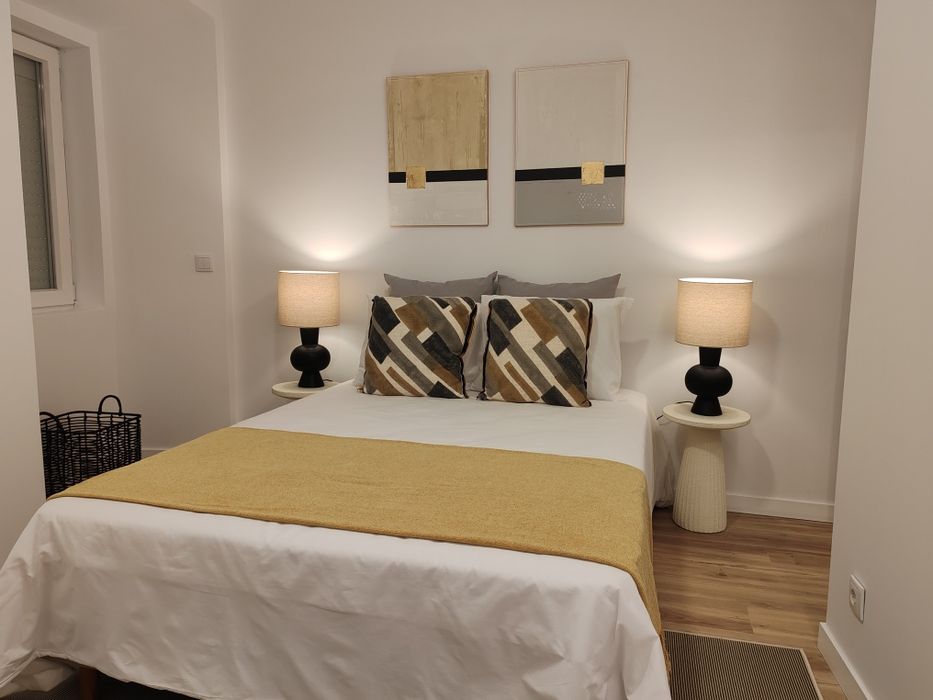 Eletricista profissional e experiente disponível. Orçamento grátis