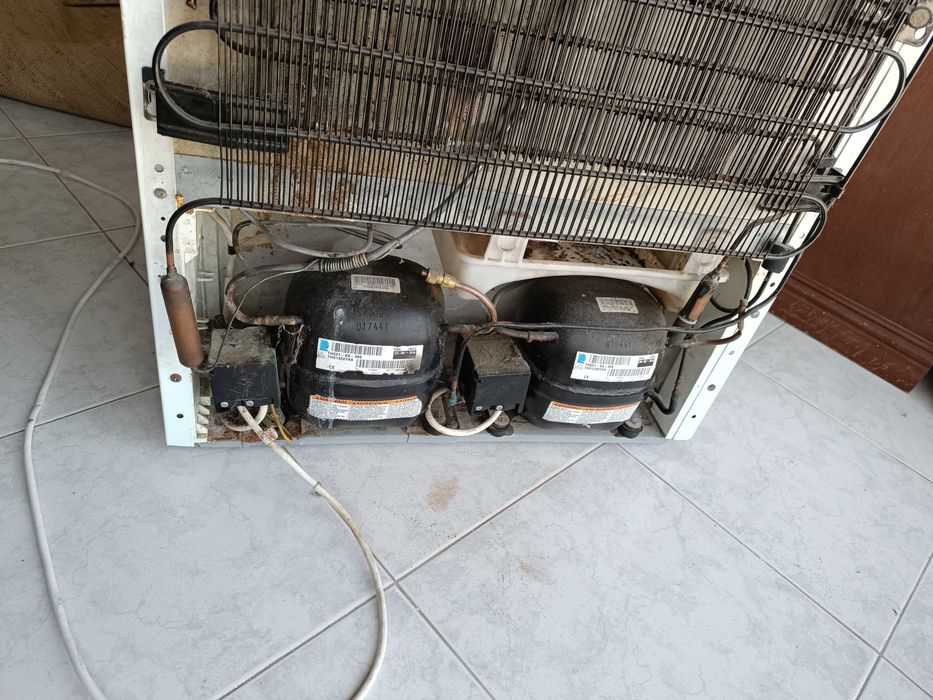 Urgente! Frigorífico Combinado Taurus - 2 Compressores - 60x60x185cm