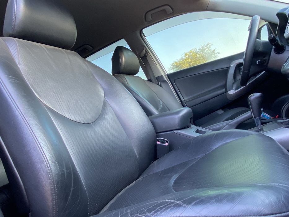 Продам Toyota Rav4