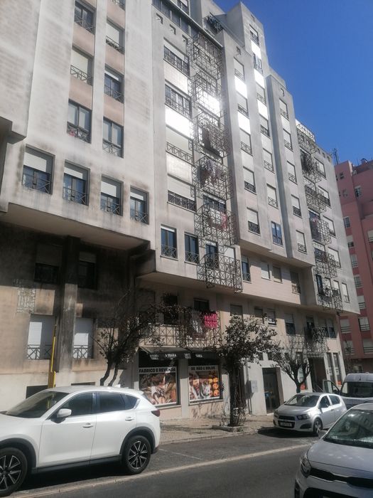 Alugo quarto para casal na Rinchoa