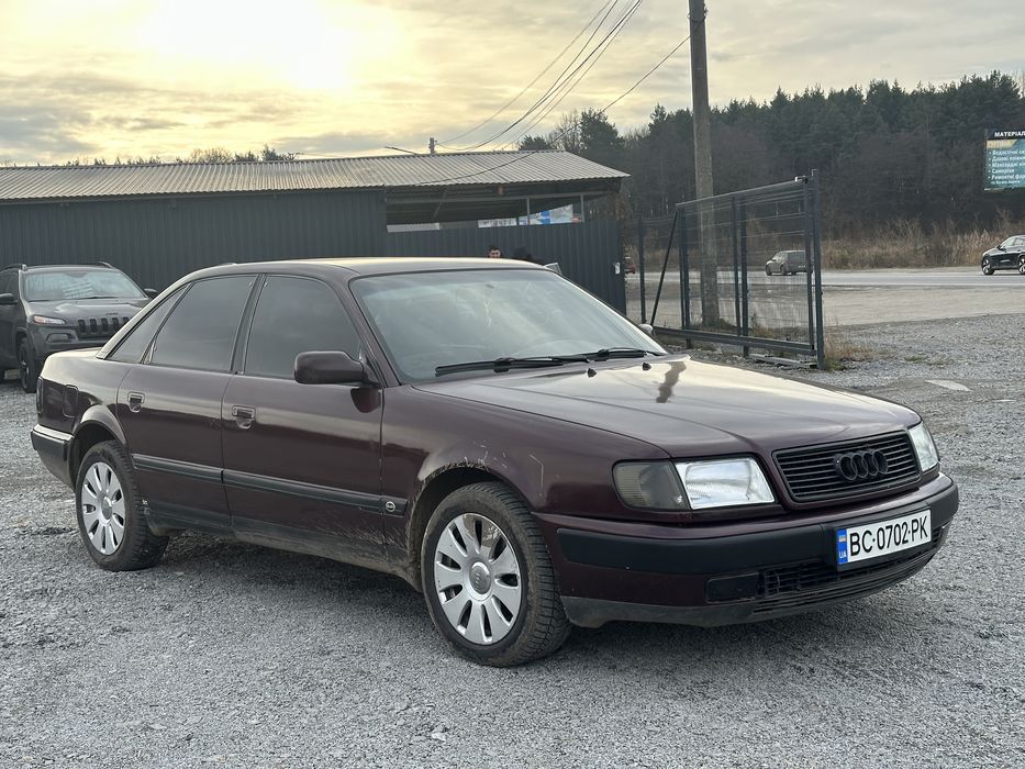 Audi 100 1992 року в хорошому стані