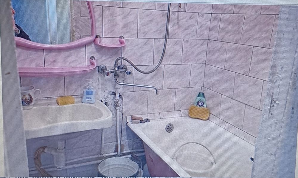 Продам м.Мерефа 2х.комн.квартиру 50м.19т.800