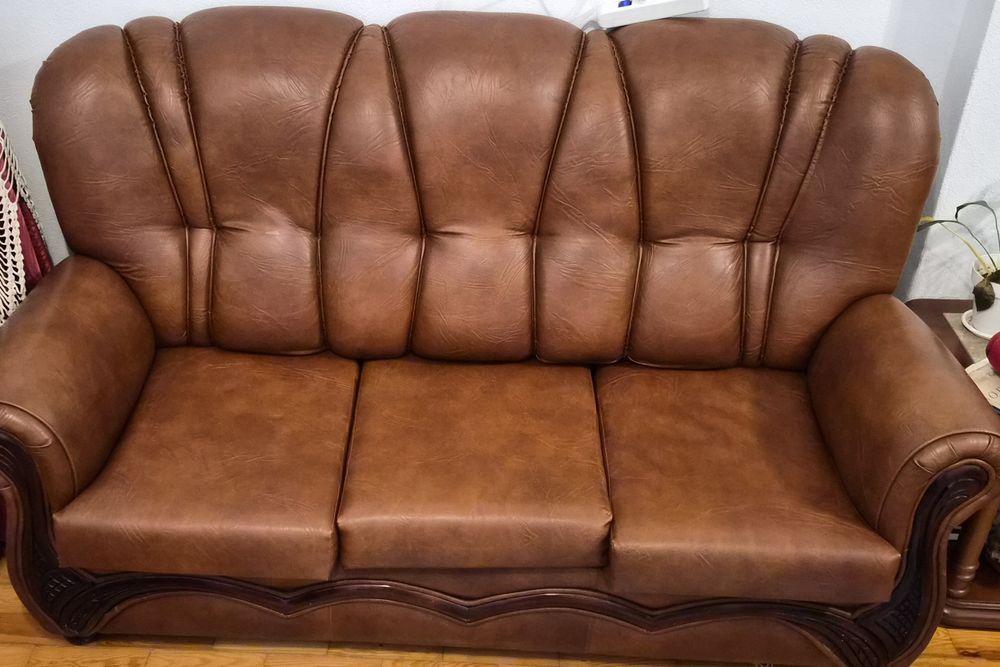 Sofa cama com dois cadeiroes