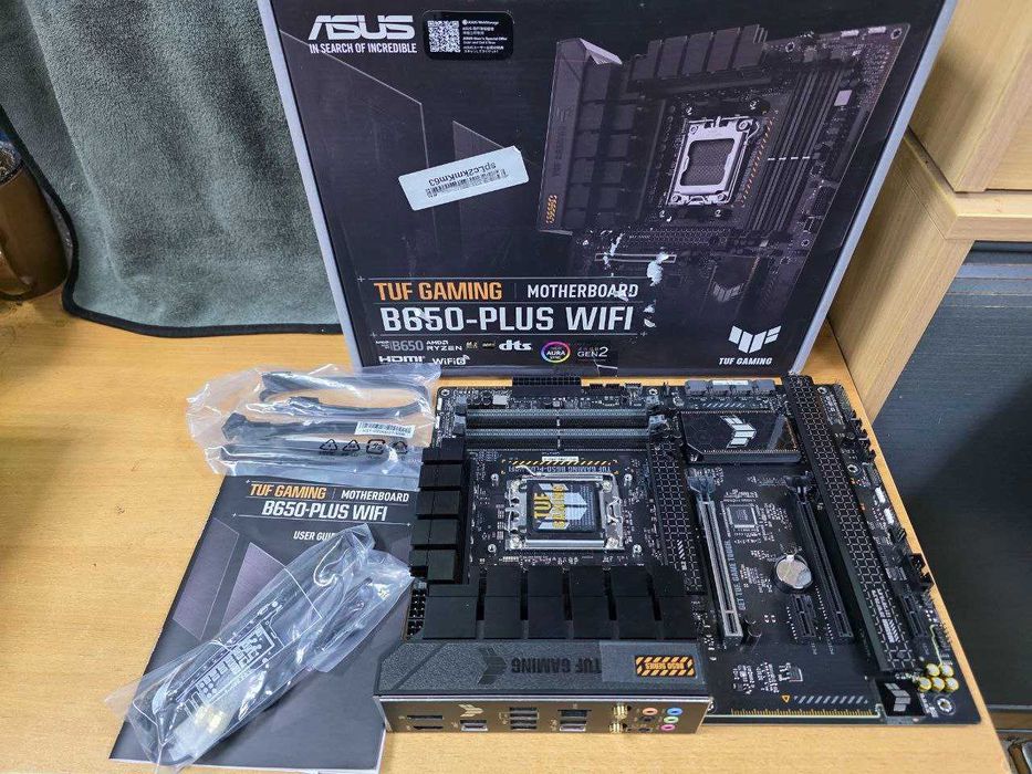 Материнська плата ASUS TUF GAMING B650-PLUS WIFI