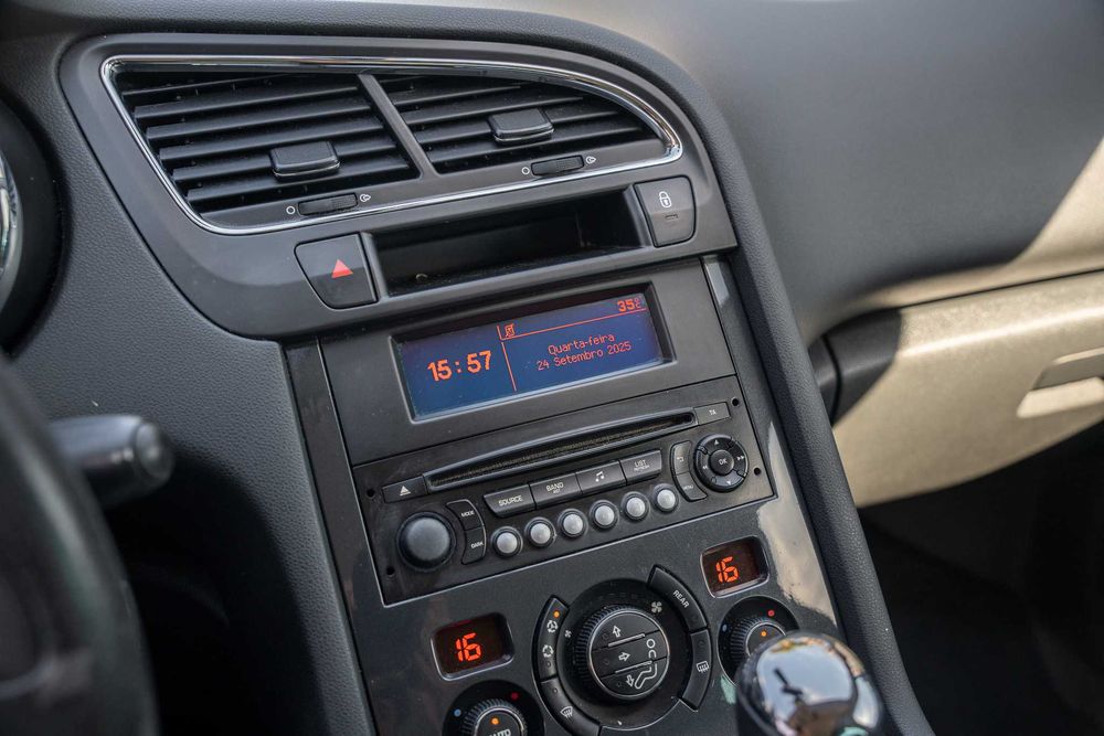 peugeot 5008 7 lugares + teto panorâmico