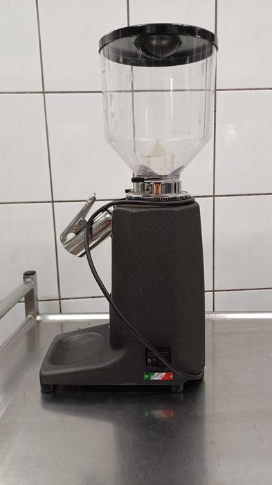 Кавомолка Quamar M80, із тримачем під пакет. Б/В, в Ідеальному стані.