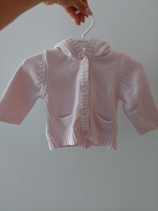 Sweter z kapturem pudrowy róż mini club 3-6m 62-68cm