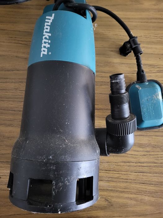 Bomba Submercivel Makita