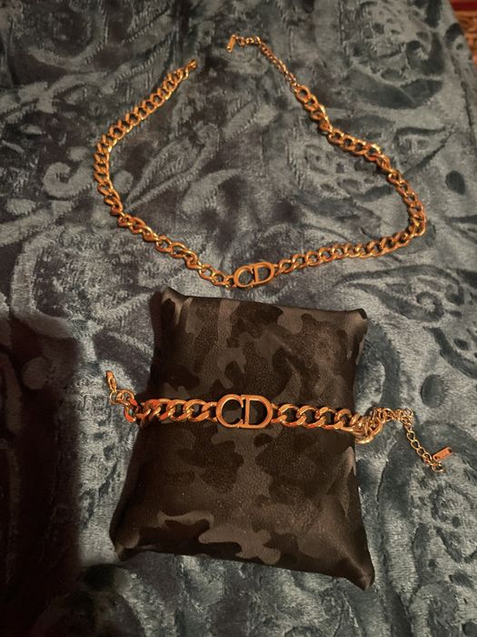 Sprzedam komplet damskiej bizuterii CD