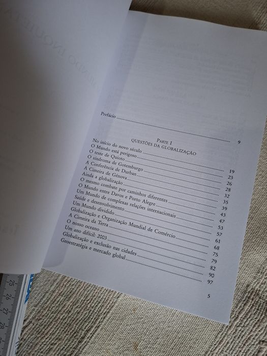 Mário Soares Um Mundo Inquietante crónicas em 2003