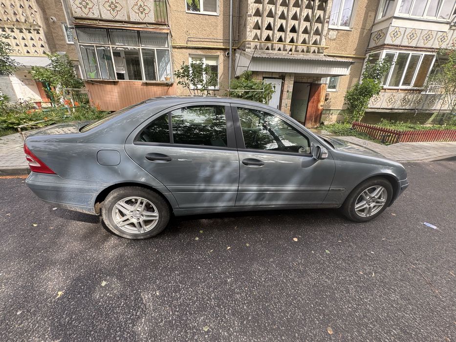 Mercedes-Benz C-Class 2003