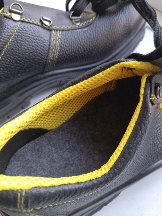 Ботинки рабочие продам