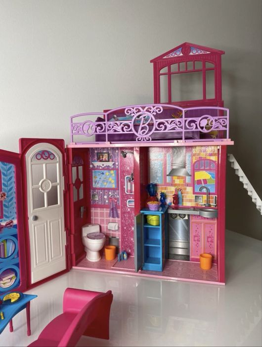 Casa da Barbie + peças + 2 Barbies