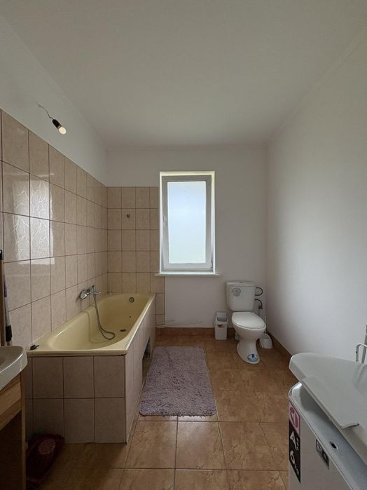 Продаж будинку з ремонтом та меблями в м.Золочів