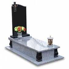 Виготовлення і монтаж надгробків з граніту. Доступні ціни 2024 року!