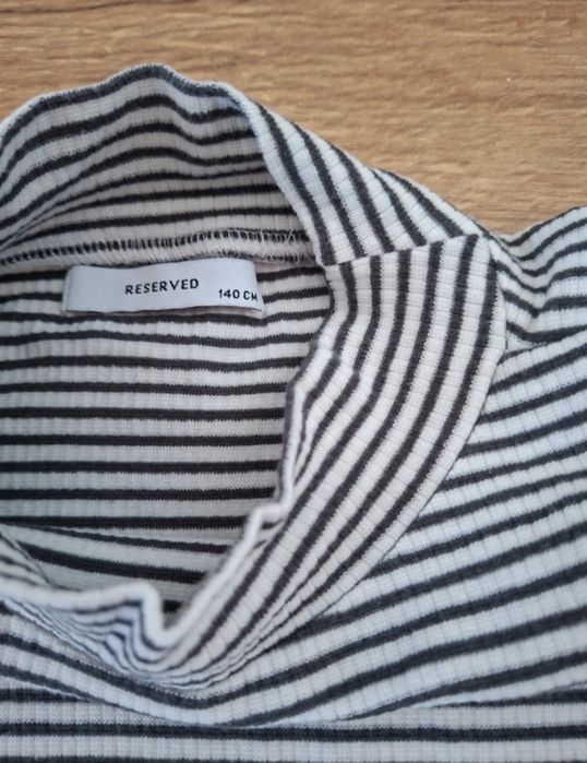 Reserved, prążkowana bluzka, półgolf, r. 140