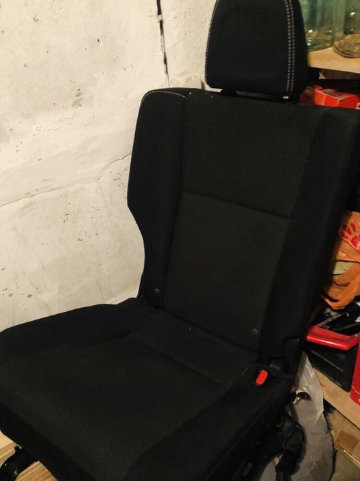 Сиденье пассажира заднее 1/3 на Рав 4