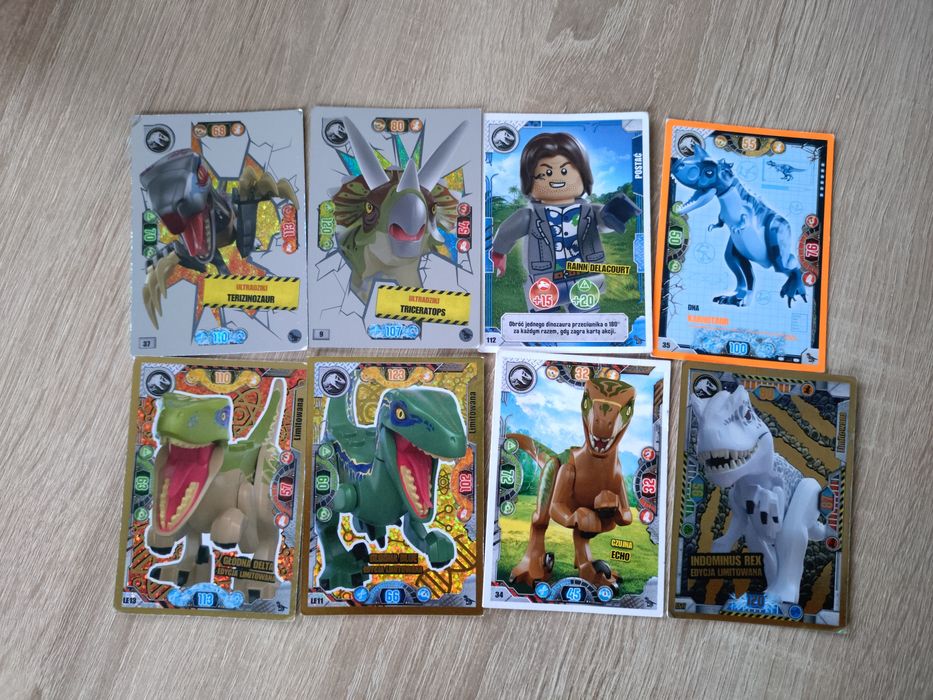 Karty Jurassic World 8 sztuk