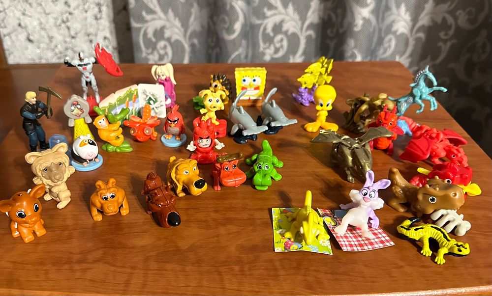 Kinder різні серії