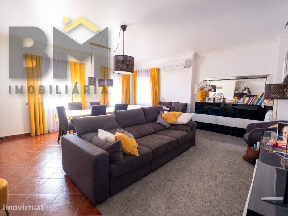 Apartamento T4 nas Quintas das Violetas - Espaço, Conforto e Excele...