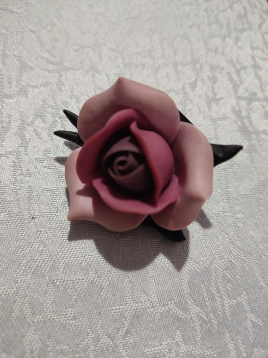 Broszka róża lata 80te