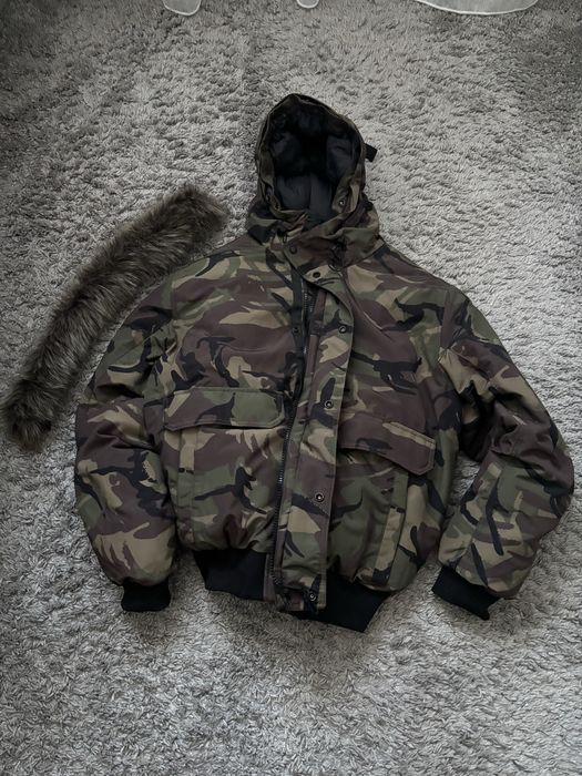 Камуфляжный бомбер Superdry “EVEREST”