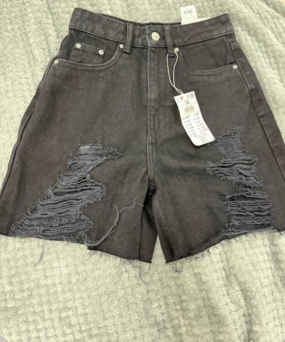 Жіночі джинсові шорти Cropp черного кольору