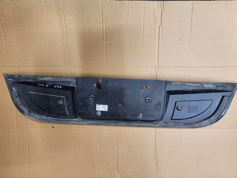 Blęda Klapy Bagażnika BMW m5 e60 USA