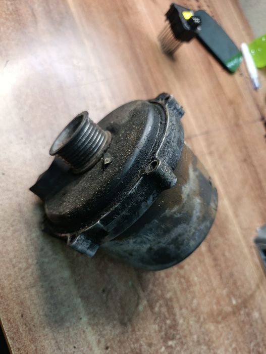 BMW E39 540i 03r 4:4 V8 M62B44TU - alternator wodny