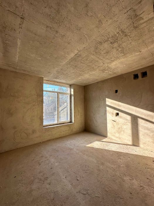 Двокімнатна квартира в елітному зданому будинку