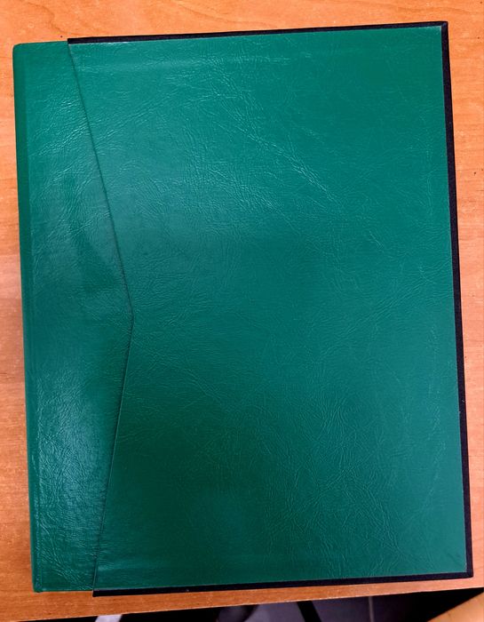 Klaser A4 - stan jak nowy