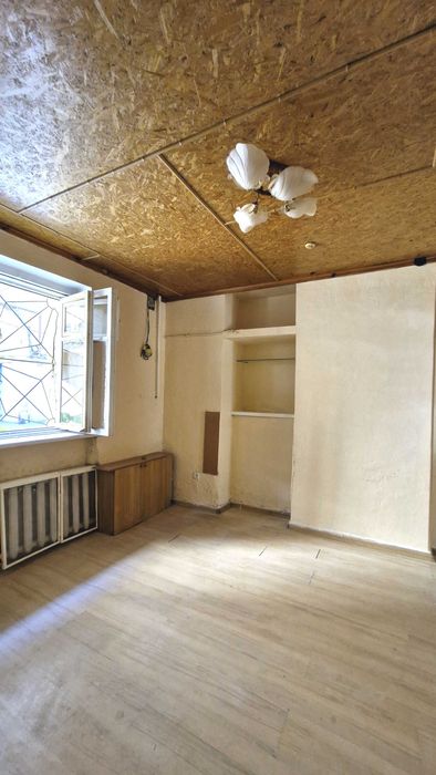 Продам 3 комнатную квартиру дом  в центре Соборная площадь Дерибасовск