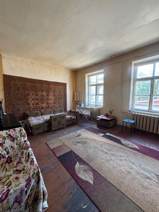 Продаж трикімнатної квартири в центрі міста  під ремонт