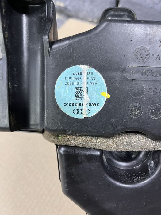 Комплект динаміків колонки усілок саббуфер накладки Audi A4B9 allroad