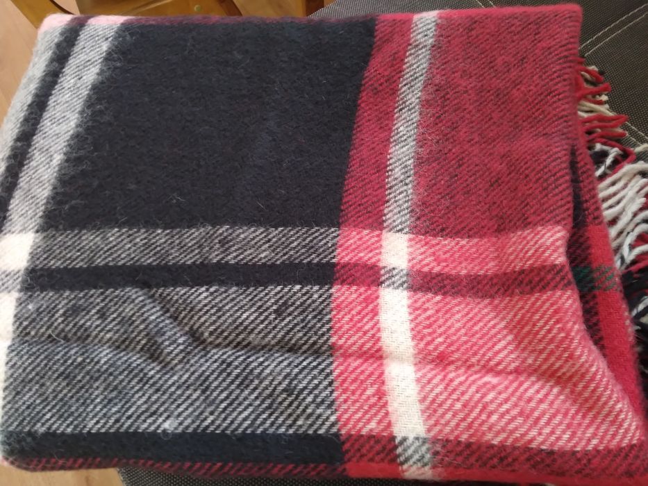 Красивый шерстяной плед