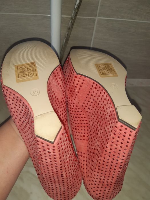 Босоніжки туфлі нові, на платформі