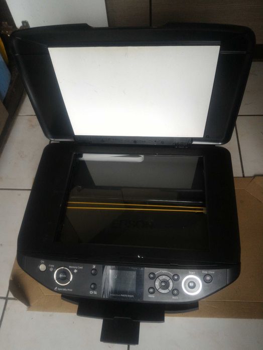 Струйный принтер-сканер МФУ EPSON Stylus Photo RX615 с СНПЧ