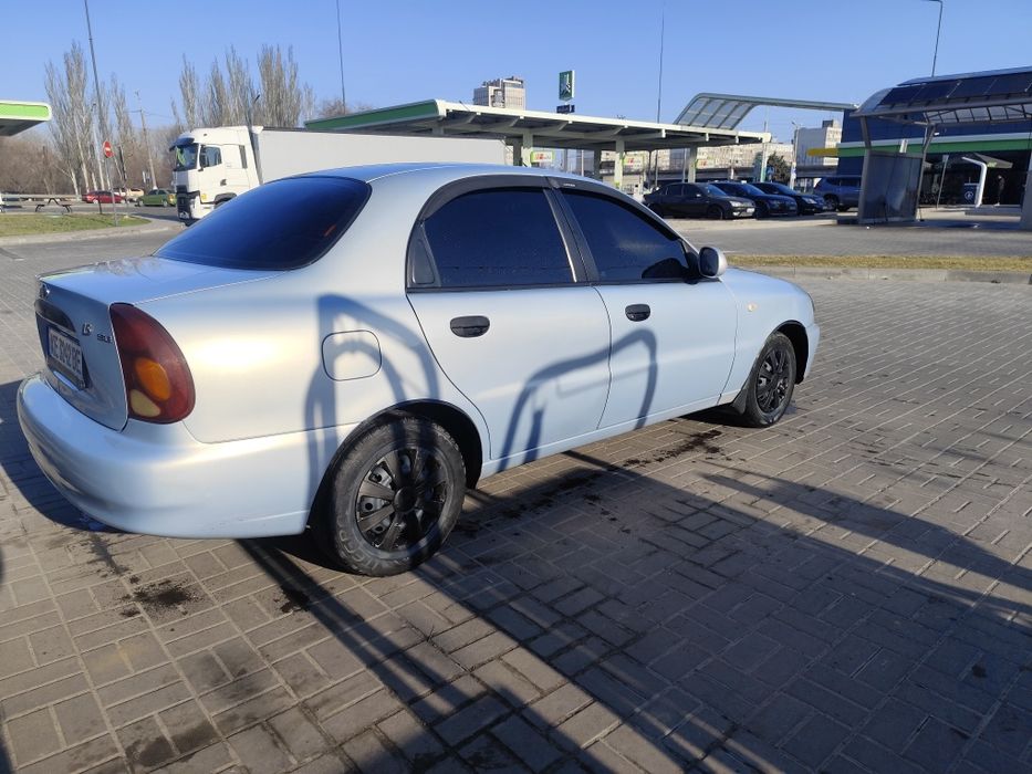 Продам Daewoo Lanos с кондиционером, гур, 1.5 двигатель,