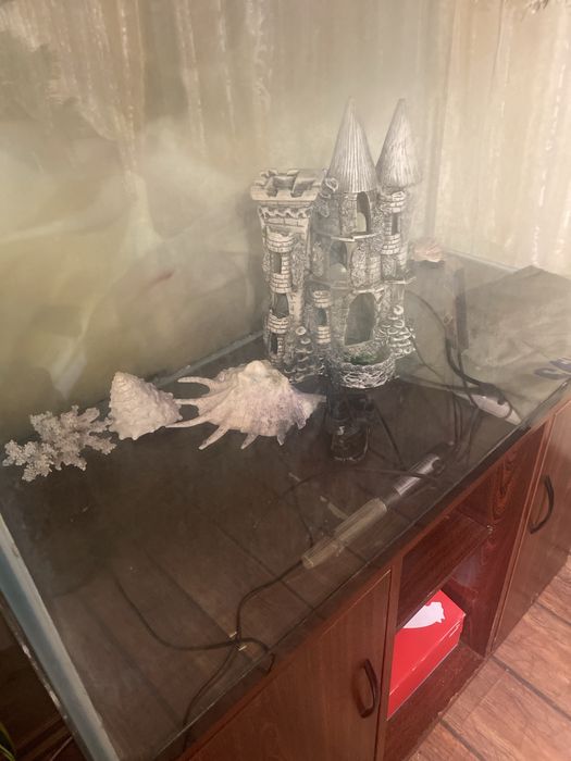 Продам акваріум з тумбою на 450 літрів.