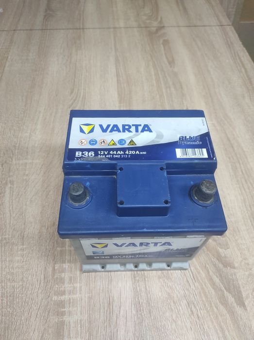 Продам акумулятор АКБ 12V 44Ah 420A.